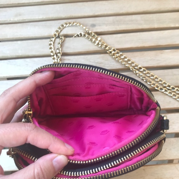 JUICY COUTURE | Textured Crossbody Wallet Bag - Picture 3 of 8
